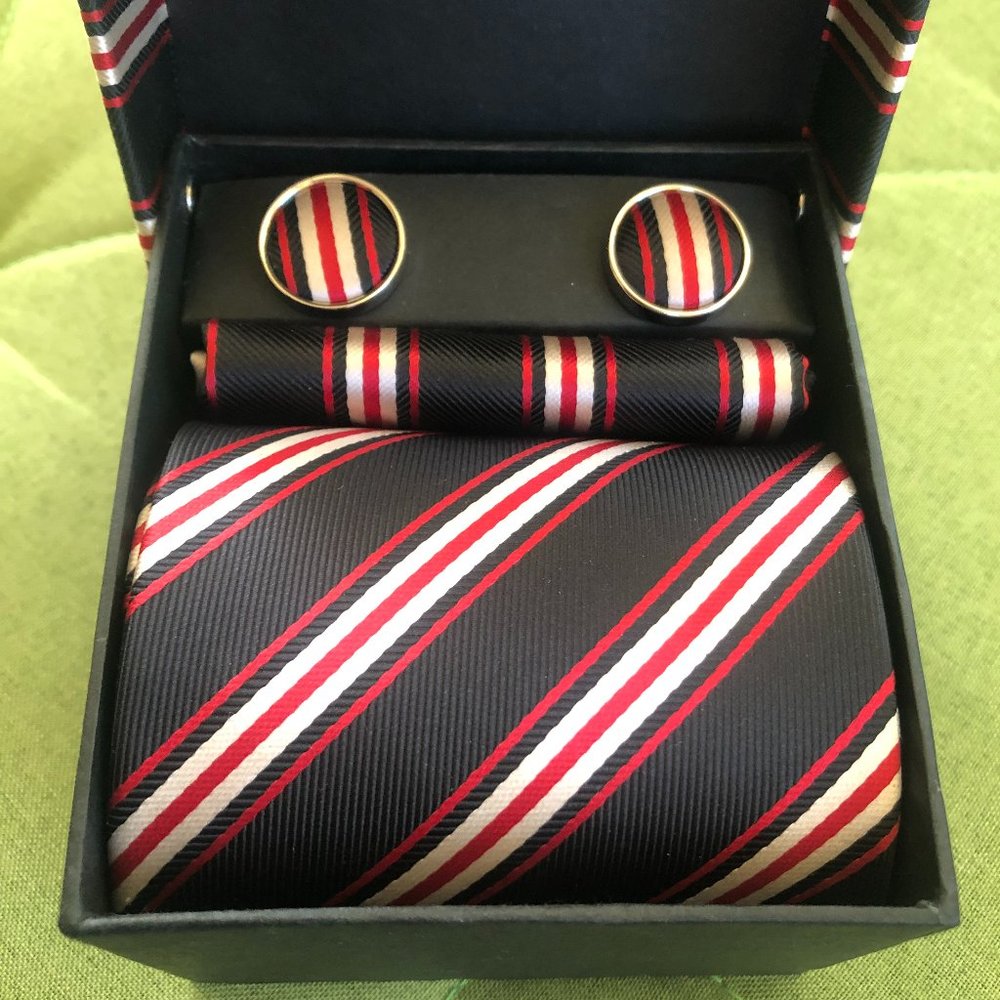 Chocolate Striped 3-Piece Set -Tie, Cufflinks & Pocket Square (NEW)